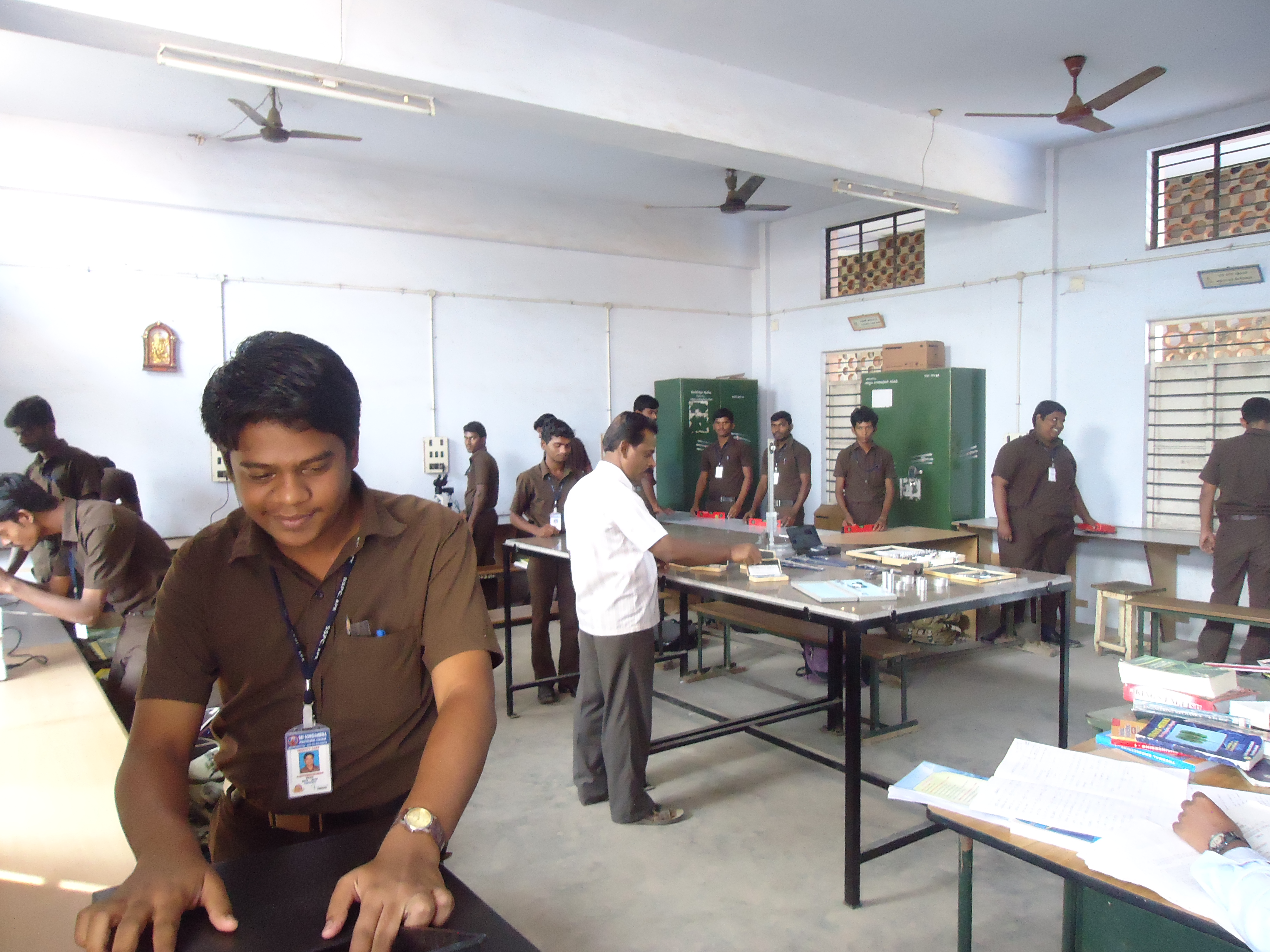 Refrigiration and Air Conditioning Lab Image 4